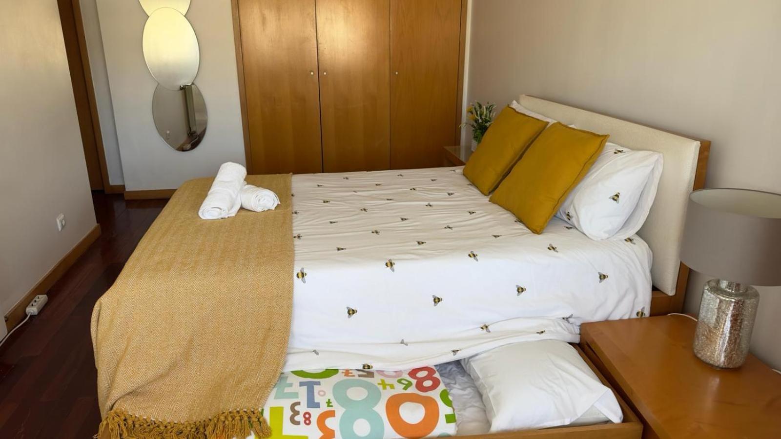 Espacoso T3 Com Terraco & Churrasqueira Campo  Dış mekan fotoğraf